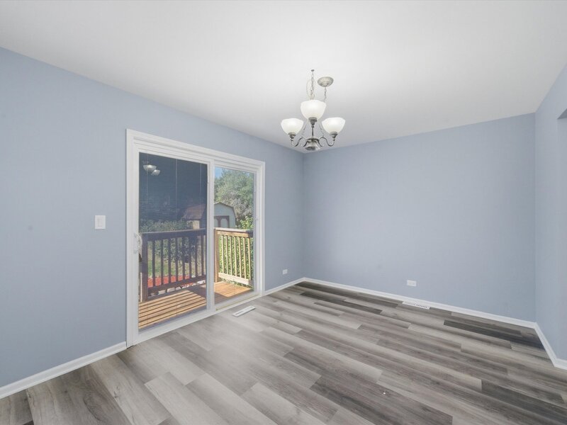 863 Pleasant Street Woodstock IL 60098