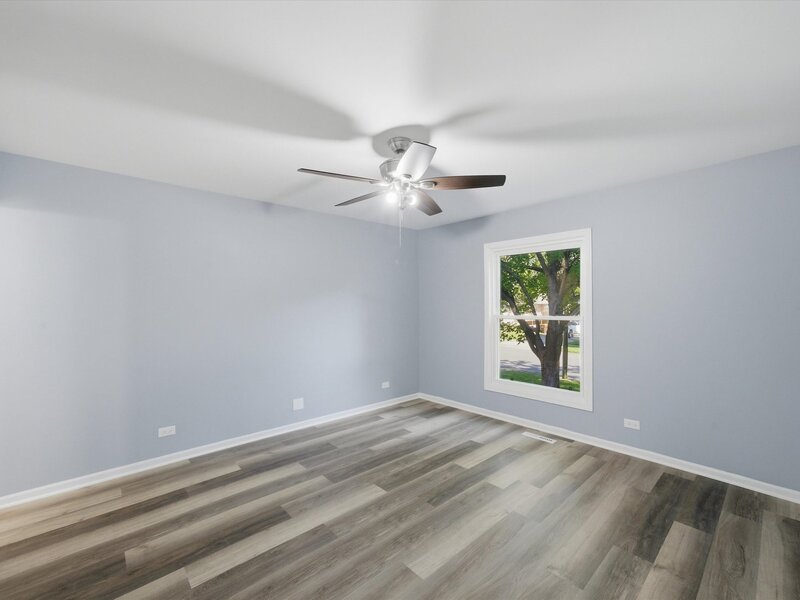 863 Pleasant Street Woodstock IL 60098