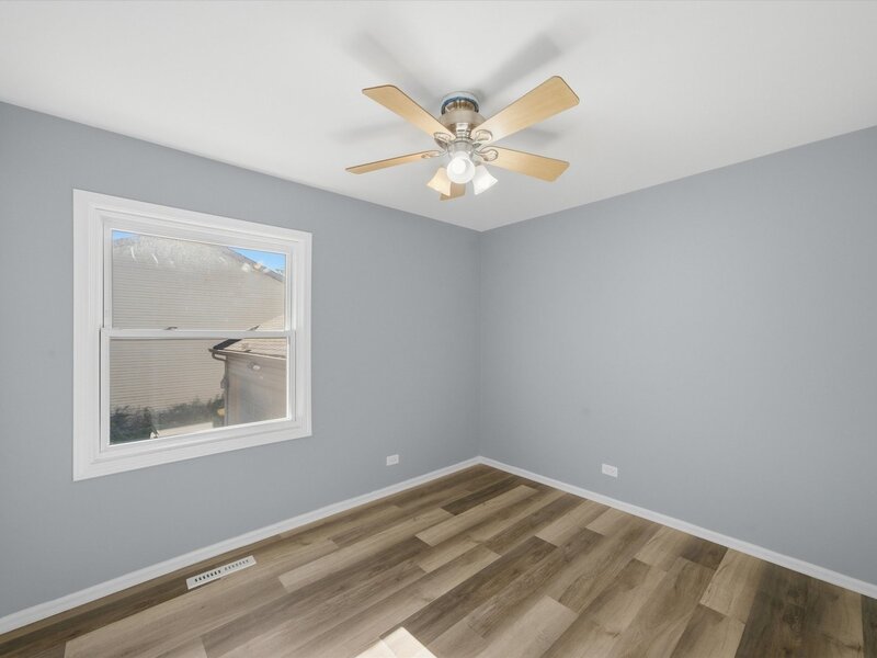 863 Pleasant Street Woodstock IL 60098