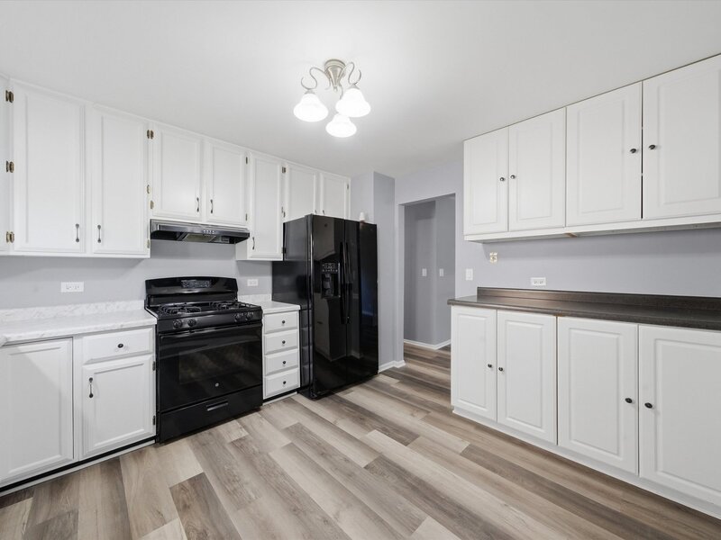 863 Pleasant Street Woodstock IL 60098