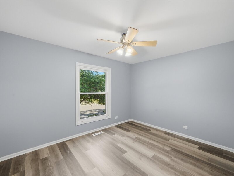 863 Pleasant Street Woodstock IL 60098