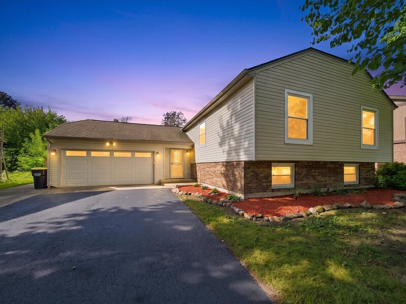863 Pleasant Street Woodstock IL 60098