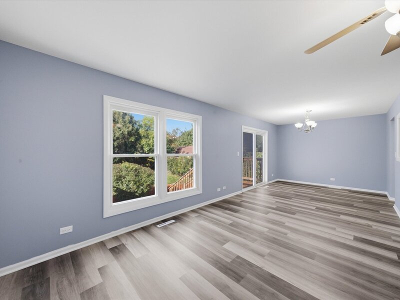 863 Pleasant Street Woodstock IL 60098