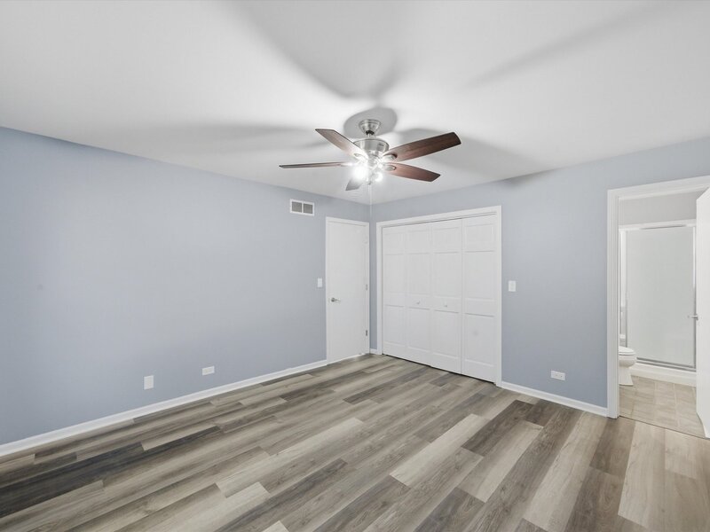 863 Pleasant Street Woodstock IL 60098