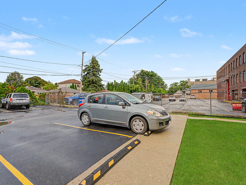 6043 N Northwest Highway Chicago IL 60631