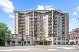 Photo of 4350 N Broadway Street Chicago IL 60613 Unit 1002