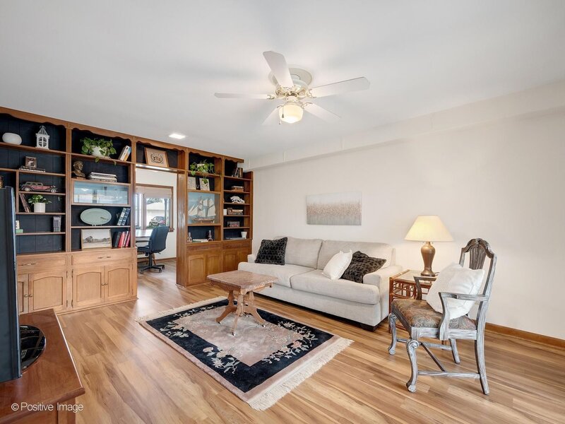 4613 W 105th Street Oak Lawn IL 60453
