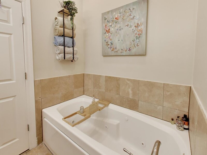 6100 N Hermitage Avenue Chicago IL 60660