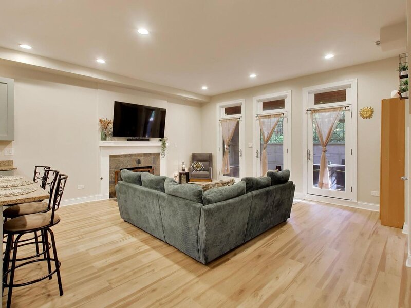6100 N Hermitage Avenue Chicago IL 60660
