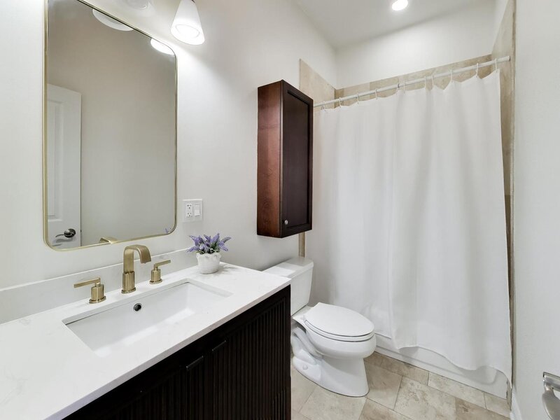 3056 N Clybourn Avenue Chicago IL 60618