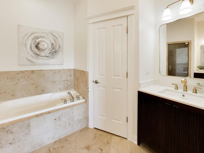 3056 N Clybourn Avenue Chicago IL 60618