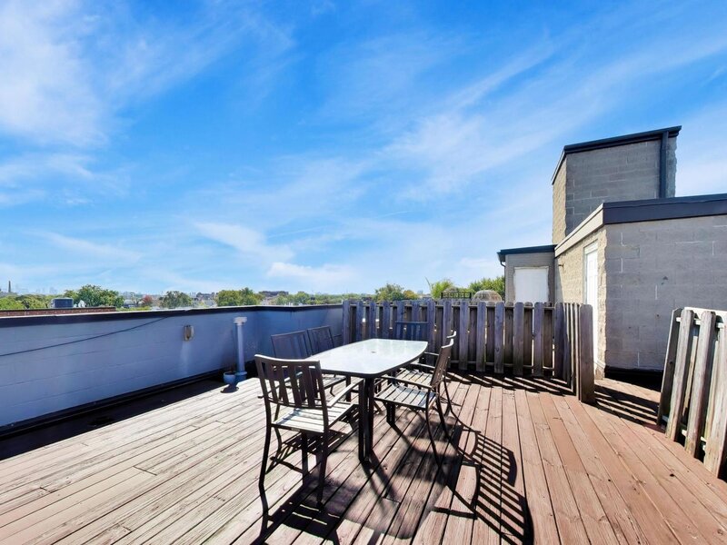 3056 N Clybourn Avenue Chicago IL 60618