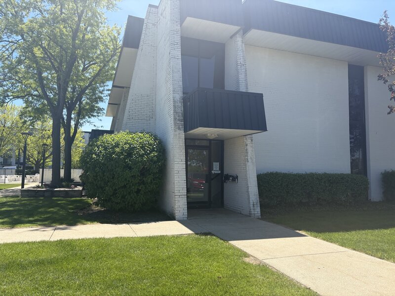 9701 N Dee Road Niles IL 60714