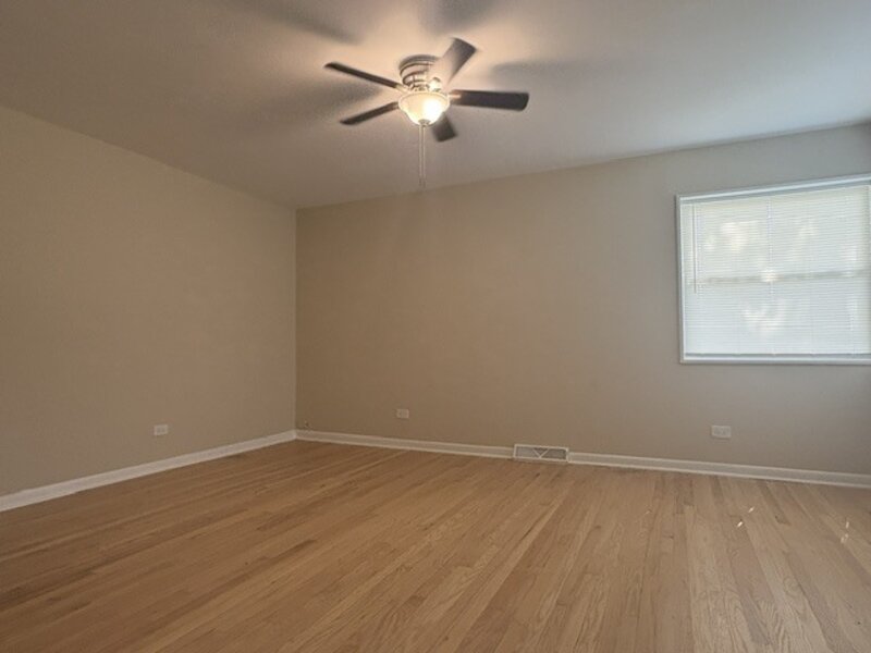 180 E Northwest Highway Des Plaines IL 60016