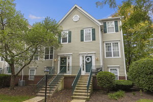 Photo of 1105 Village Center Parkway Aurora IL 60506 Unit 2