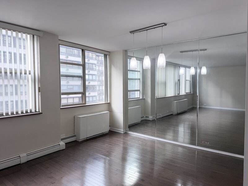 40 E Cedar Street Chicago IL 60611