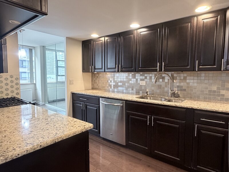40 E Cedar Street Chicago IL 60611