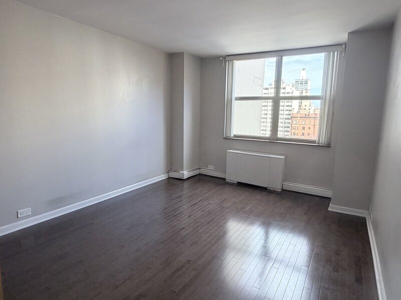 40 E Cedar Street Chicago IL 60611