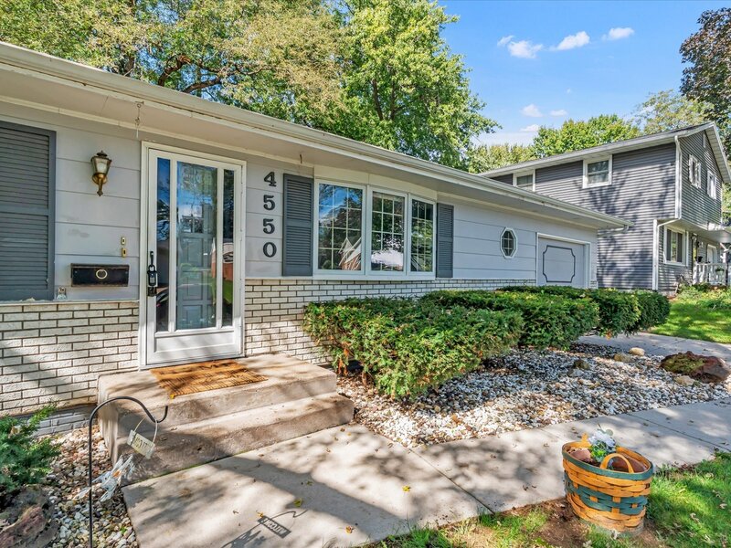 4550 Sheridan Street Davenport IA 52806