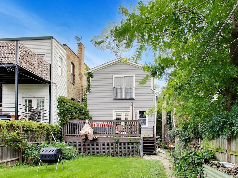 2052 N Whipple Street Chicago IL 60647