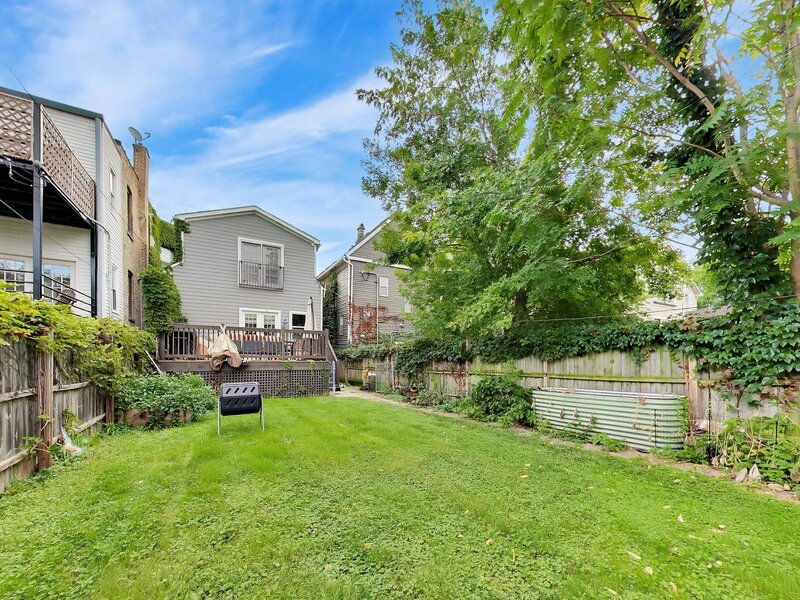 2052 N Whipple Street Chicago IL 60647
