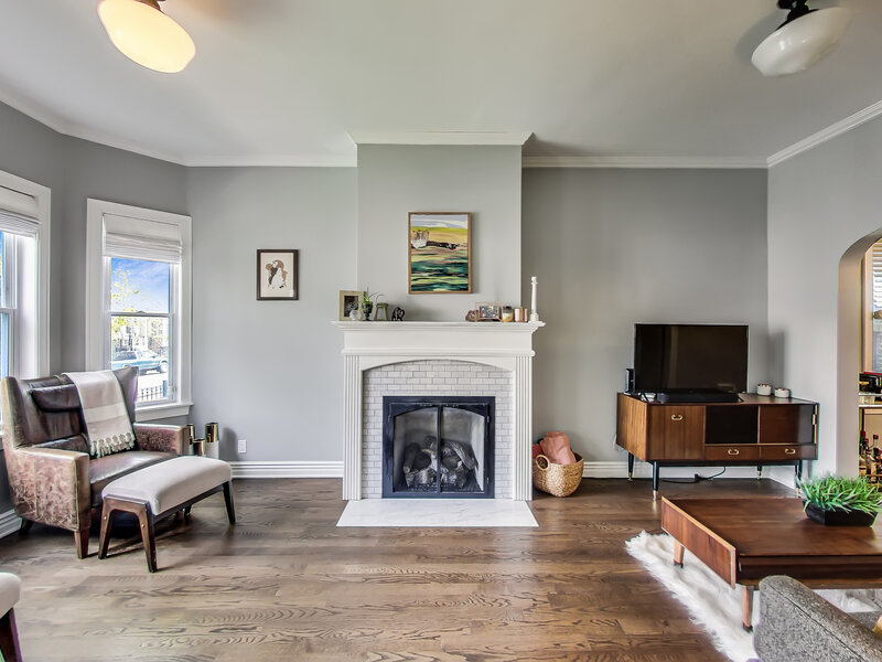 2052 N Whipple Street Chicago IL 60647