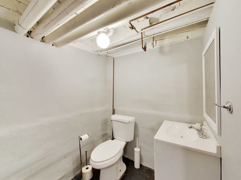 2052 N Whipple Street Chicago IL 60647