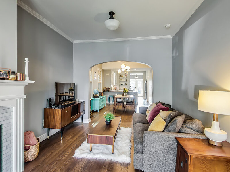2052 N Whipple Street Chicago IL 60647