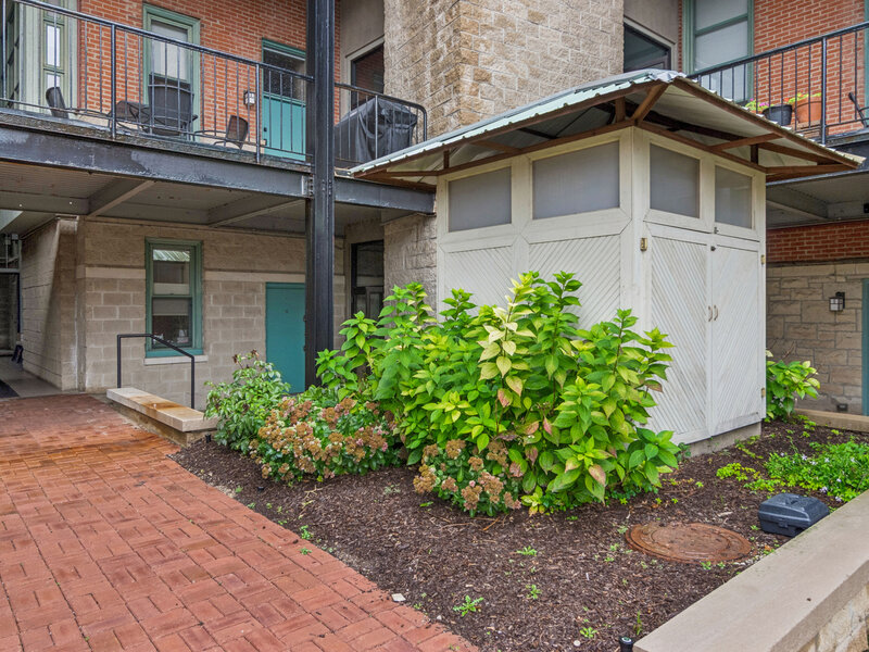 1445 W Belden Avenue Chicago IL 60614