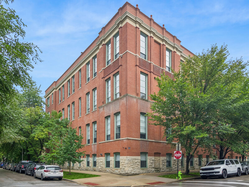1445 W Belden Avenue Chicago IL 60614