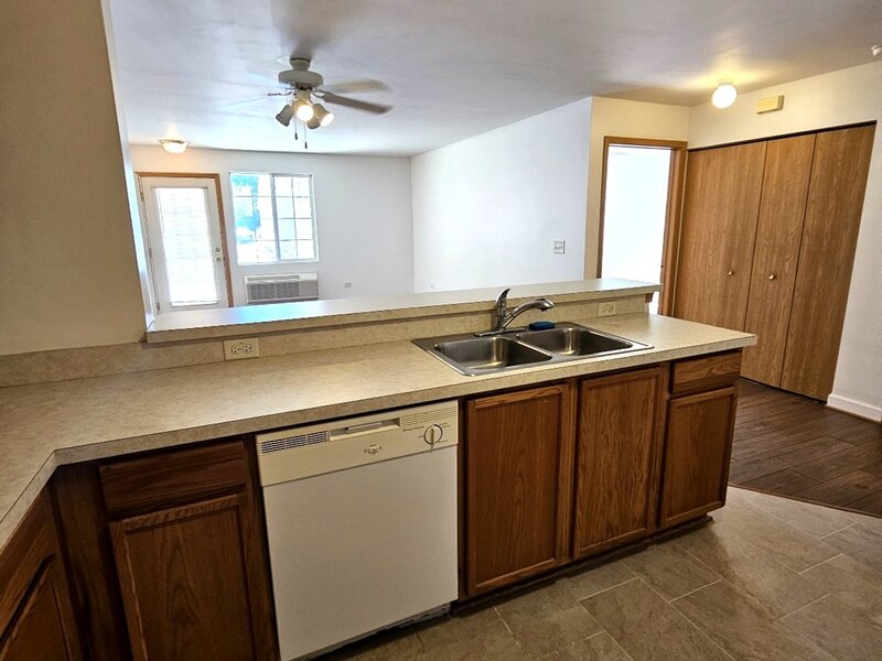 1443 Mcclure Road Aurora IL 60505