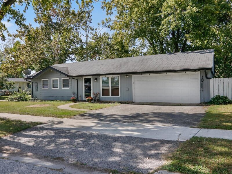 1402 Mount Vernon Drive Bloomington IL 61704