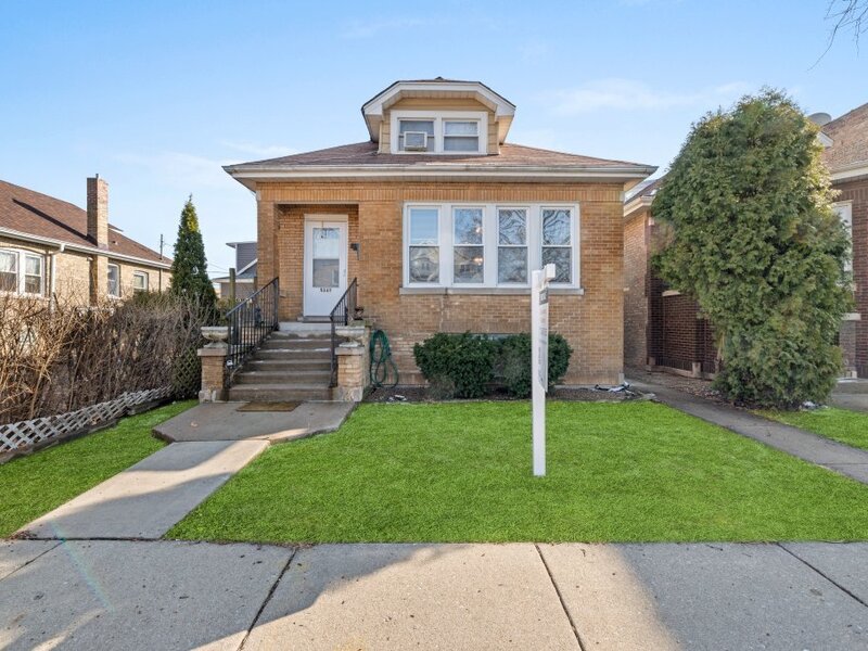 5349 W Fletcher Street Chicago IL 60641