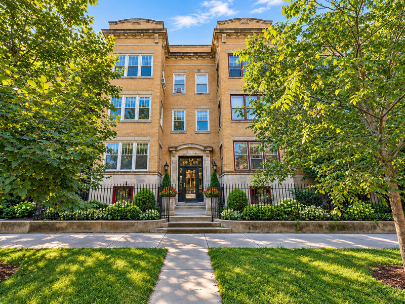 5330 S Hyde Park Boulevard Chicago IL 60615