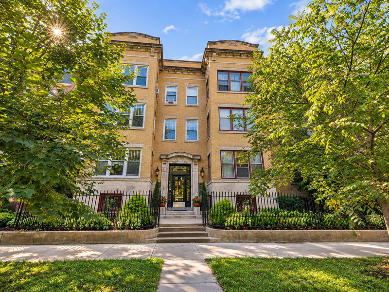 5330 S Hyde Park Boulevard Chicago IL 60615