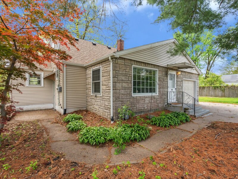 408 32nd Avenue Moline IL 61265