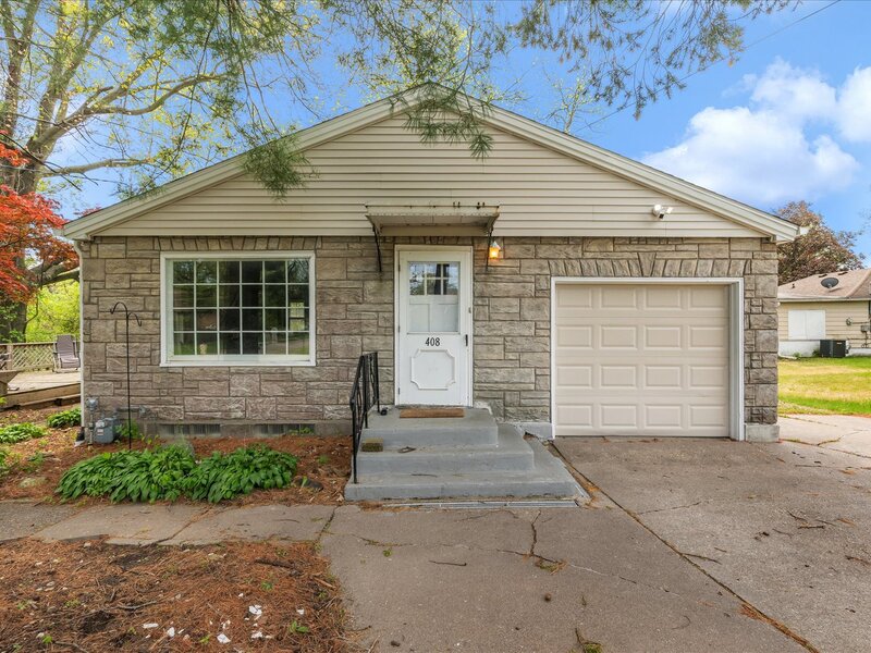 408 32nd Avenue Moline IL 61265