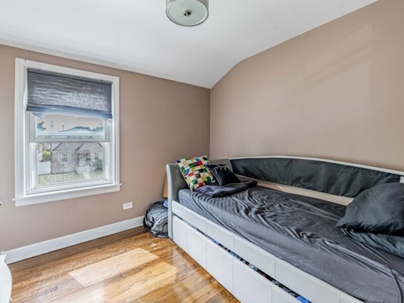 5227 S Neenah Avenue Chicago IL 60638