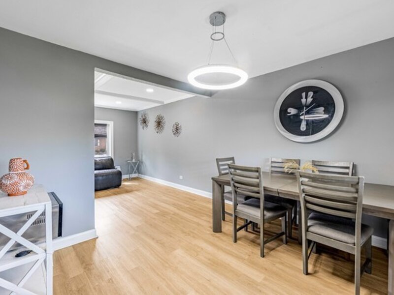 5227 S Neenah Avenue Chicago IL 60638