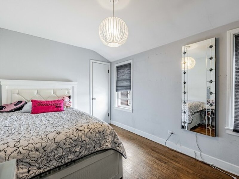 5227 S Neenah Avenue Chicago IL 60638