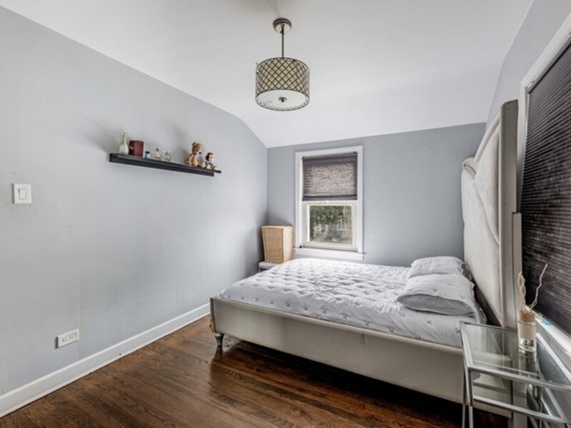 5227 S Neenah Avenue Chicago IL 60638