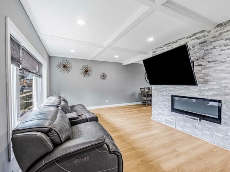 5227 S Neenah Avenue Chicago IL 60638