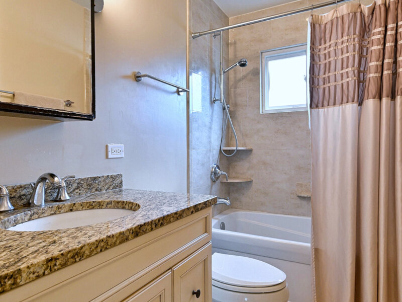 482 E Park Avenue Elmhurst IL 60126