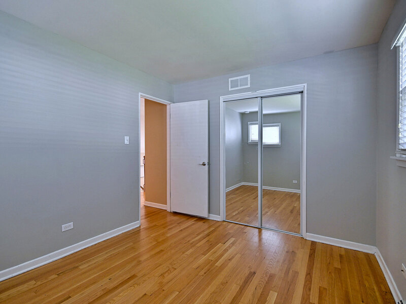 482 E Park Avenue Elmhurst IL 60126