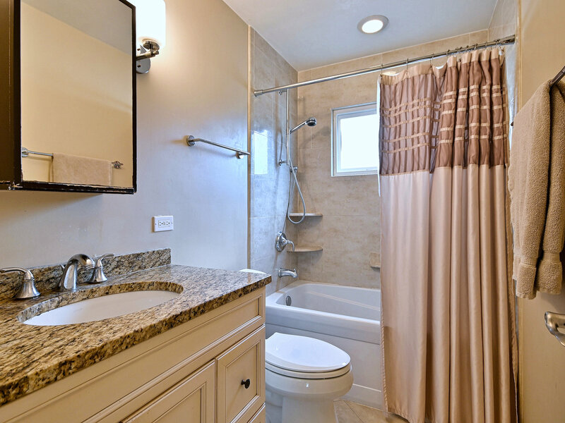 482 E Park Avenue Elmhurst IL 60126