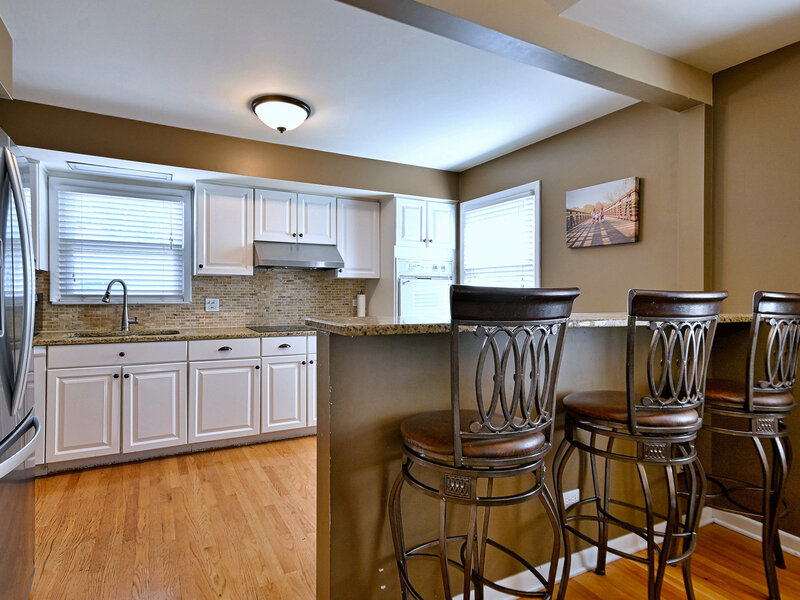 482 E Park Avenue Elmhurst IL 60126