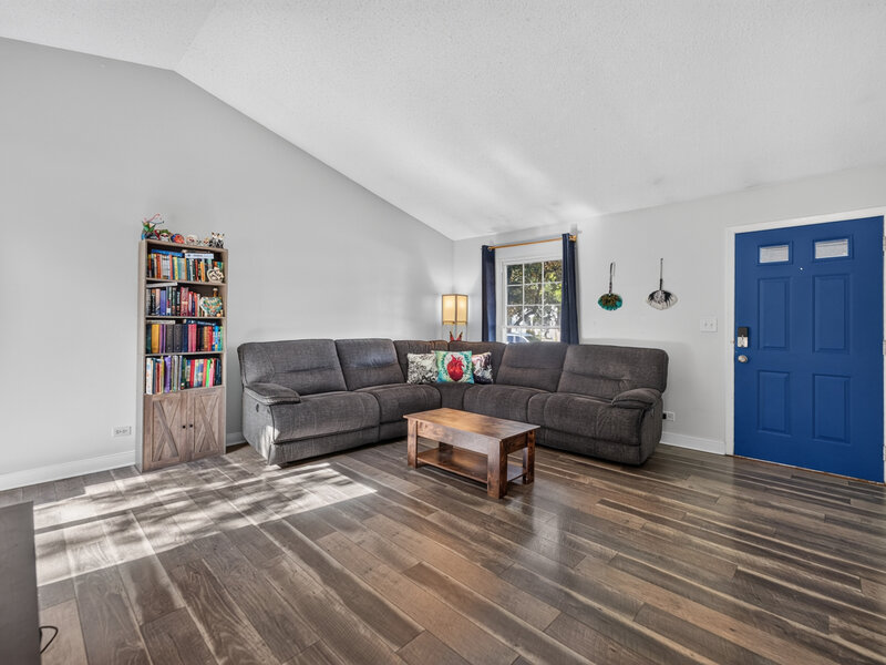 326 Danbury Drive Naperville IL 60565