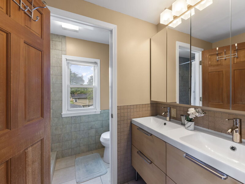 1110 N President Street Wheaton IL 60187