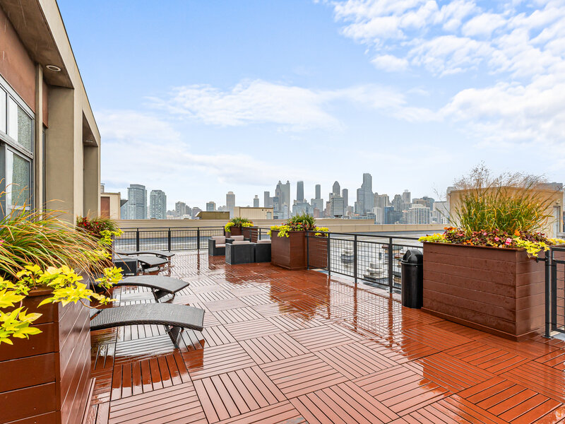 900 N Kingsbury Street Chicago IL 60610