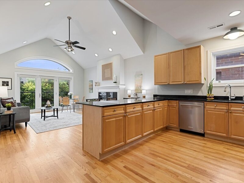3223 N Clifton Avenue Chicago IL 60657